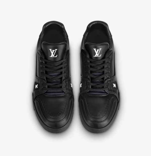 如果女朋友一生氣就踩你的「小白鞋」,那麼這篇請收藏|球鞋推薦 如果女朋友一生氣就踩你的「小白鞋」,那麼這篇請收藏|球鞋推薦