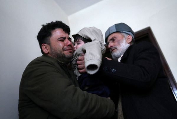 荒唐！失蹤數月的阿富汗男嬰被找到，原來是被美軍“擺拍”後扔了