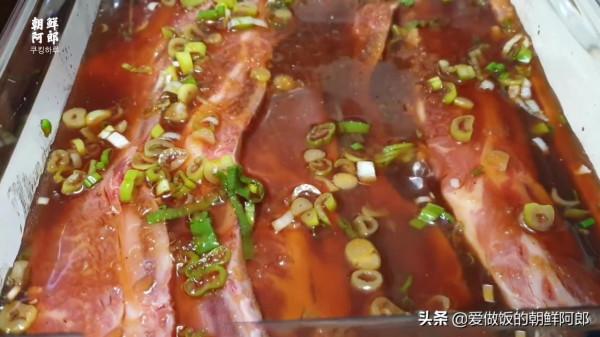 煎牛排骨的家常做法，外酥裡嫩，好吃到舔盤子