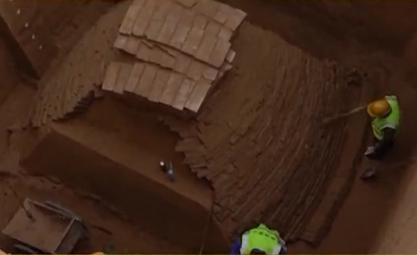 咸陽出土一座超級大墓，規格堪比帝王級陵墓，為何葬著一名刺史？