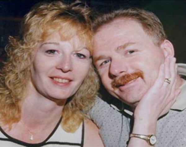 2005年，美國富豪離奇死亡，死前喝下防凍液，杯子上卻未留下指紋