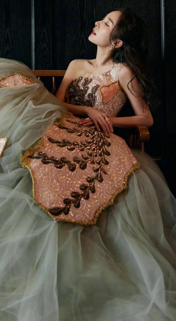 花仙子的媚惑，楊冪