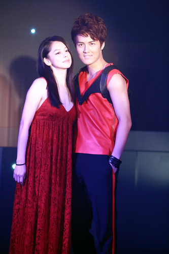 被李靚蕾排除式澄清後，徐若瑄又又又發文否認了