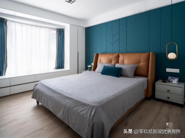 臥室怎麼看怎麼普通？是因為你背景牆沒選好