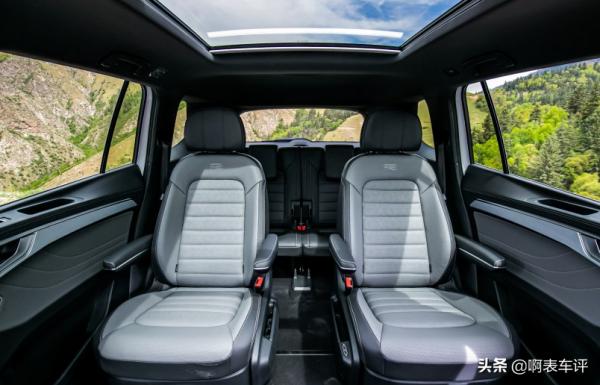 大眾攬境三胎家庭的“福音”,空間大配置足,配V6引擎+四驅 大眾攬境三胎家庭的“福音”,空間大配置足,配V6引擎+四驅