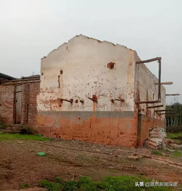 貴州2歲女孩睡夢中被燒死，家人稱床下發現神秘油漬懷疑遭人縱火，警方開棺驗屍不予立案，13年後重啟調查