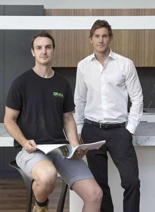 澳洲兄弟375萬買500㎡惡臭房垃圾房,用3個月爆改賣出1000多萬 澳洲兄弟375萬買500㎡惡臭房垃圾房,用3個月爆改賣出1000多萬