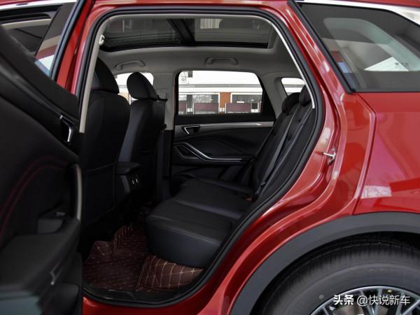 國產緊湊型SUV,百公里油耗6.6升,實拍奔騰T55 國產緊湊型SUV,百公里油耗6.6升,實拍奔騰T55