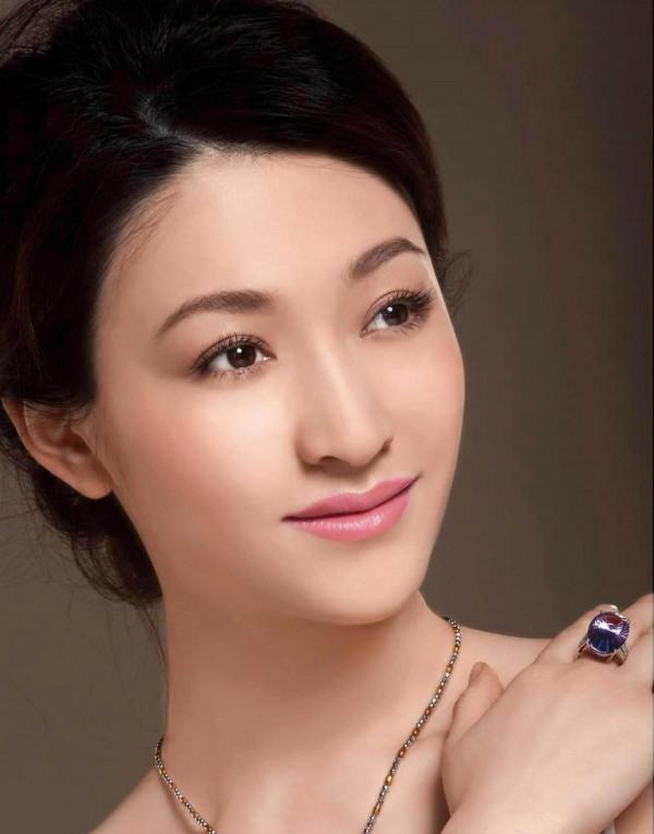 李小冉驚豔的圖片