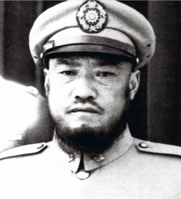 馬步芳妄圖死守六盤山，解放軍四百門大炮炸爛其美夢