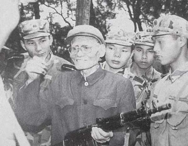 狼牙山五壯士倖存老兵，得知勳章被兒子變賣，他親手將其送警局