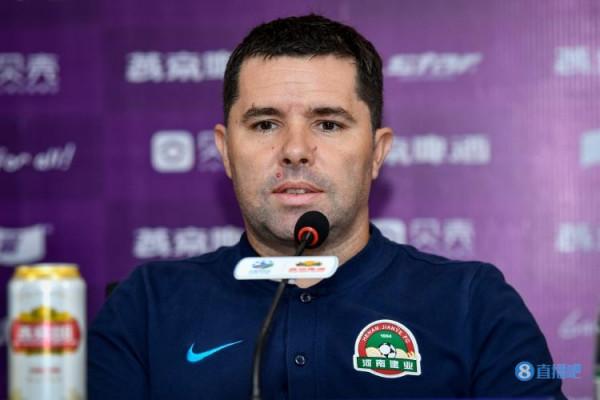 河南代理主帥:足協盃首戰鍛鍊了年輕球員 對手梅縣球鄉值得尊重 河南代理主帥:足協盃首戰鍛鍊了年輕球員 對手梅縣球鄉值得尊重