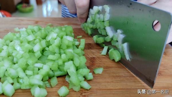 為啥飯店的餃子餡那麼好吃?原來還有這幾個小訣竅,真是長見識了 為啥飯店的餃子餡那麼好吃?原來還有這幾個小訣竅,真是長見識了