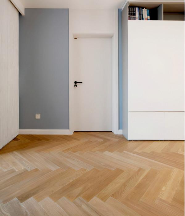 六口之家也能溫馨又實用,一面電視牆,就能解決收納問題 六口之家也能溫馨又實用,一面電視牆,就能解決收納問題