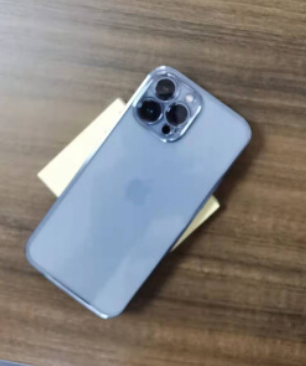 入手iPhone13PM:拿到手上玩手機有點累人,我一個女生拿著有點大 入手iPhone13PM:拿到手上玩手機有點累人,我一個女生拿著有點大