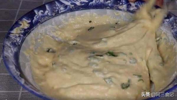 4個雞蛋裡倒1瓶啤酒，教你從沒吃過的做法，鬆軟酥香出鍋就搶光