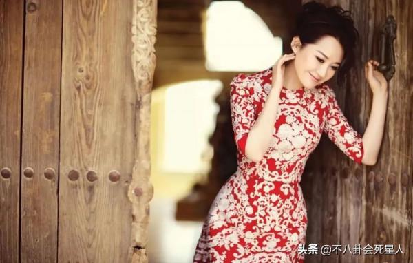 趙雅芝的氣質、李若彤的身材，歲月不敗美人，女神老了也高貴優雅