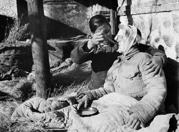 抗日戰爭時期,這些日本人管一位中國老大娘叫“娘” 抗日戰爭時期,這些日本人管一位中國老大娘叫“娘”