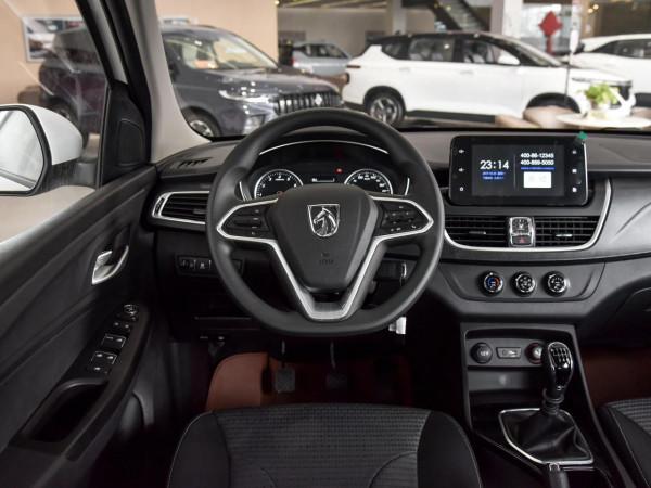 7座MPV,油耗不高10萬以內,還能賺錢,實拍寶駿730 7座MPV,油耗不高10萬以內,還能賺錢,實拍寶駿730