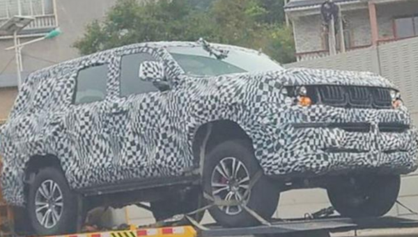 疑似北京汽車BJ60實車曝光,預計售價30萬內,造型與坦克500類似 疑似北京汽車BJ60實車曝光,預計售價30萬內,造型與坦克500類似