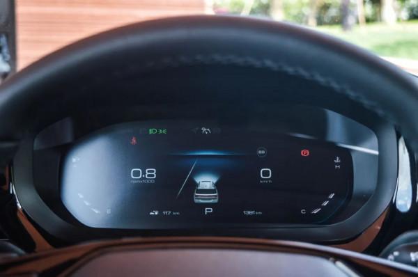 10萬元的旅行車，多種空間變換方式，評測寶駿Valli