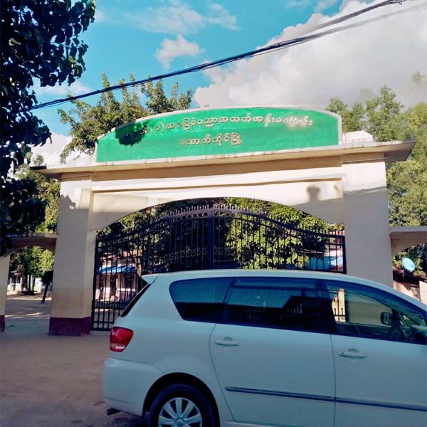 當地人說漢語用人民幣，遊客來到這裡，彷彿沒有出國