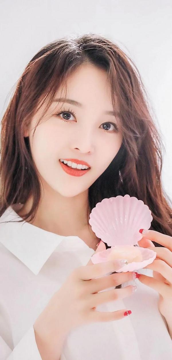 有喜歡吳宣儀的嗎？長相甜美可人，處處散發著迷人的青春氣息