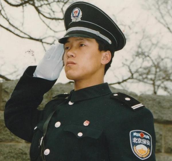 張俊成：從保安到北大學子，後逆襲成為校長，現在怎樣了？