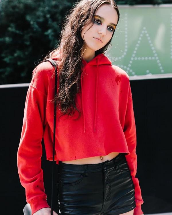 是時候穿衛衣了!2021秋天流行這4款,時尚又顯瘦,照著穿美炸了 是時候穿衛衣了!2021秋天流行這4款,時尚又顯瘦,照著穿美炸了