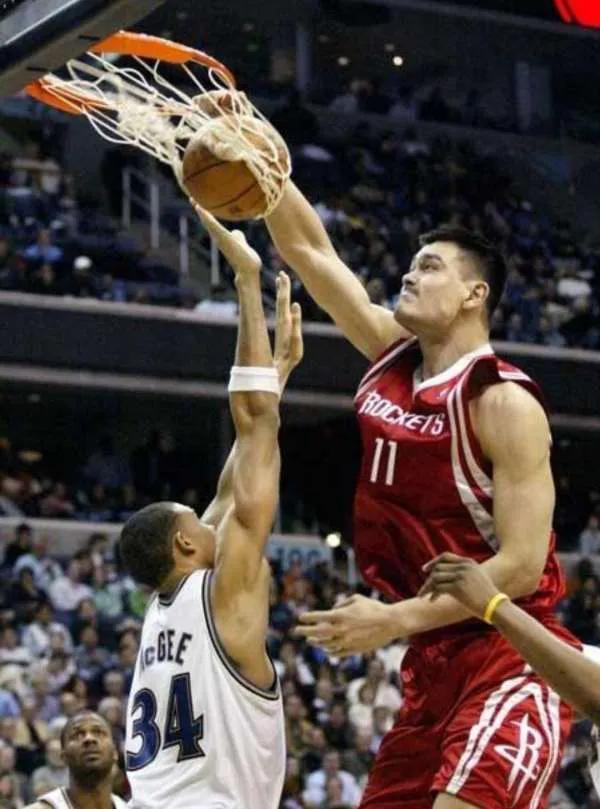 如果姚明能像大加一樣健康的打那麼多年，成就會怎樣