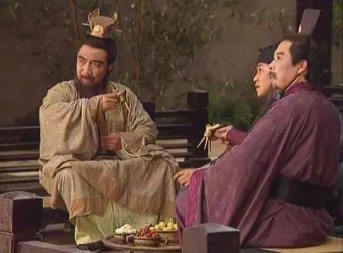 26歲追殺曹操,29歲追殺劉備,46歲追殺孫權,此猛將是誰? 26歲追殺曹操,29歲追殺劉備,46歲追殺孫權,此猛將是誰?