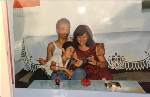 黃曉明和他的兩個女人：和楊穎的愛情由甜蜜變苦澀，取關趙薇