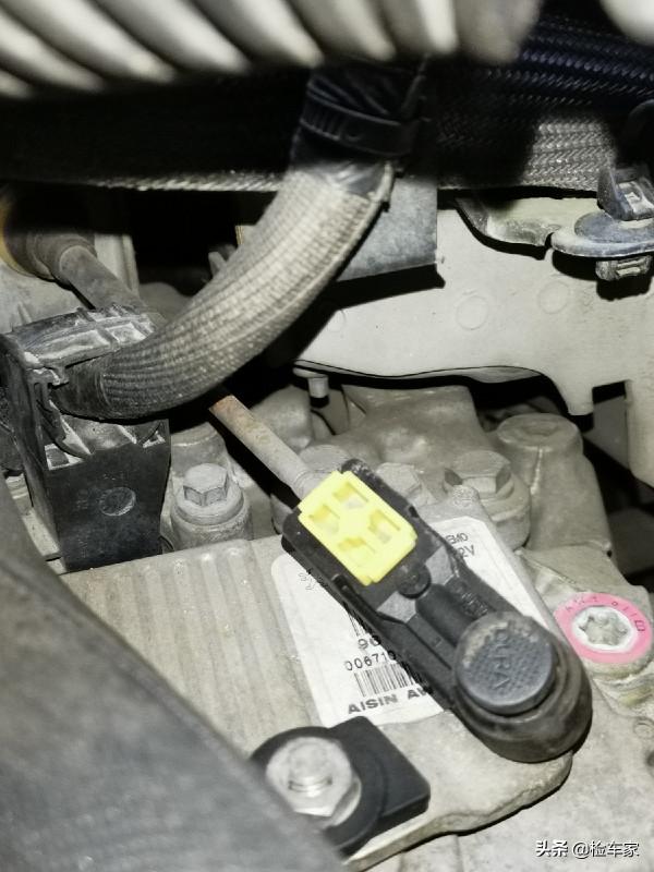 9萬塊買輛12年的法系跑車，小哥上來就砍價1萬，賣家：成交