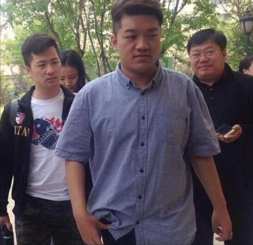 家有兒女尤浩然，前途不保只是因為長殘了？問題遠比你看到的多