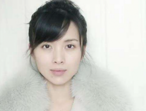 靳東：受不了江珊女兒滿臉的嫌棄，餘生不會辜負離異的李佳