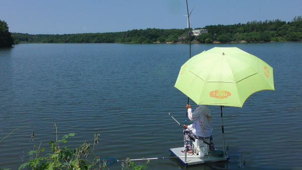 新手6&period;3米竿拋起來都難，大師釣魚拋竿為何很精準，是因為這幾點