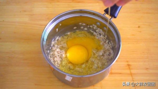 2勺燕麥，半杯牛奶，這樣做的早餐餅太軟了，快收藏起來