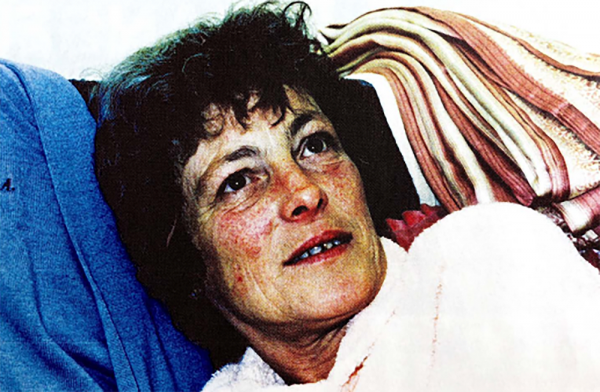 1973年,女子送孩子上學失蹤,20年後發現她被封在灌滿水泥的桶裡 1973年,女子送孩子上學失蹤,20年後發現她被封在灌滿水泥的桶裡