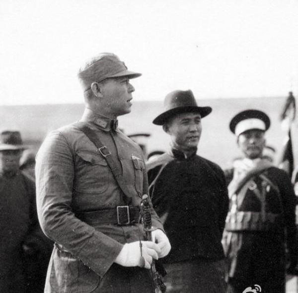 少女遭官兵糟蹋,將軍下令所有人脫褲子,查到真兇後揮淚下令:殺 少女遭官兵糟蹋,將軍下令所有人脫褲子,查到真兇後揮淚下令:殺