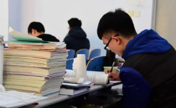 大學裡吃“青春飯”的專業，中年時面臨下崗危機，高考填報要慎重