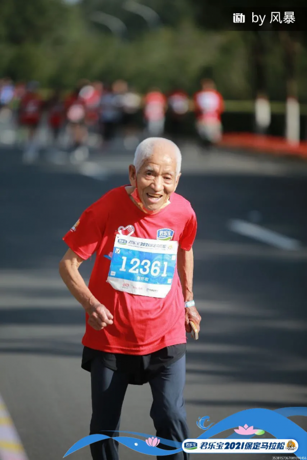 厲害了，大爺們！82歲半馬238，70歲7天7場全馬，61歲全馬255