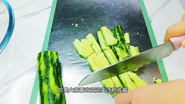 涼拌青瓜這樣做好吃得停不下來,看我這麼做 涼拌青瓜這樣做好吃得停不下來,看我這麼做