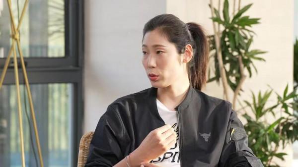 我和朱婷聊了聊,她回應了“郎平接班人”問題,想跟劉國樑打乒乓 我和朱婷聊了聊,她回應了“郎平接班人”問題,想跟劉國樑打乒乓