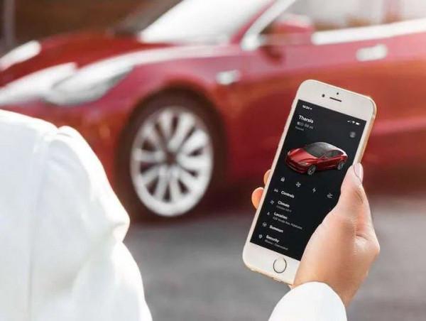 特斯拉重回4S店模式？“蔚小理”們跟還是不跟？