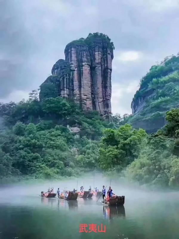 國慶假期出遊景點指導#中國十大名山#出遊注意安全，注意防疫