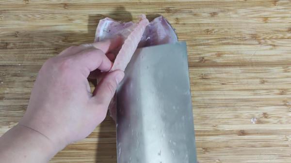 鯽魚去刺這麼簡單，154根骨刺根根去除，吃魚像吃豆腐一樣放心