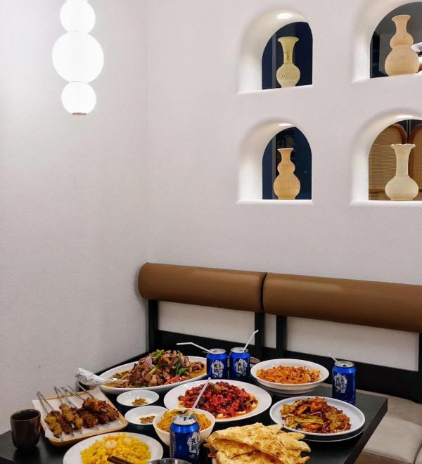 品嚐新疆美味，閉上眼，冰川雪嶺與戈壁沙灘交相輝映