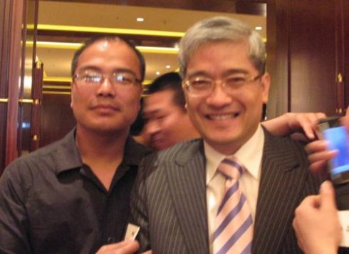 郎鹹平：學渣逆襲成學霸，好好的經濟專家不做，要做“江湖騙子”