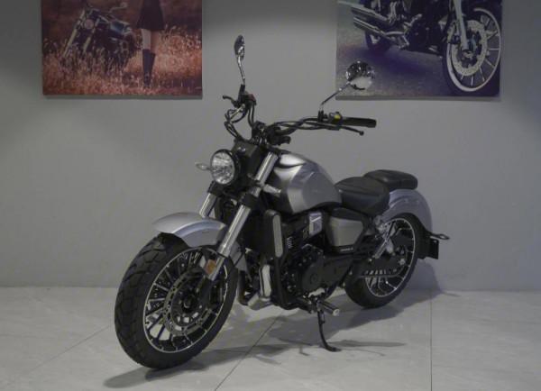 奔達巡航太子車BOX400,水冷雙缸36.7馬力,配19L油箱,不到3萬 奔達巡航太子車BOX400,水冷雙缸36.7馬力,配19L油箱,不到3萬