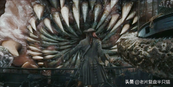 用&OpenCurlyDoubleQuote;人物傳記&rdquo;的方式開啟《加勒比海盜》，電影終於看明白了